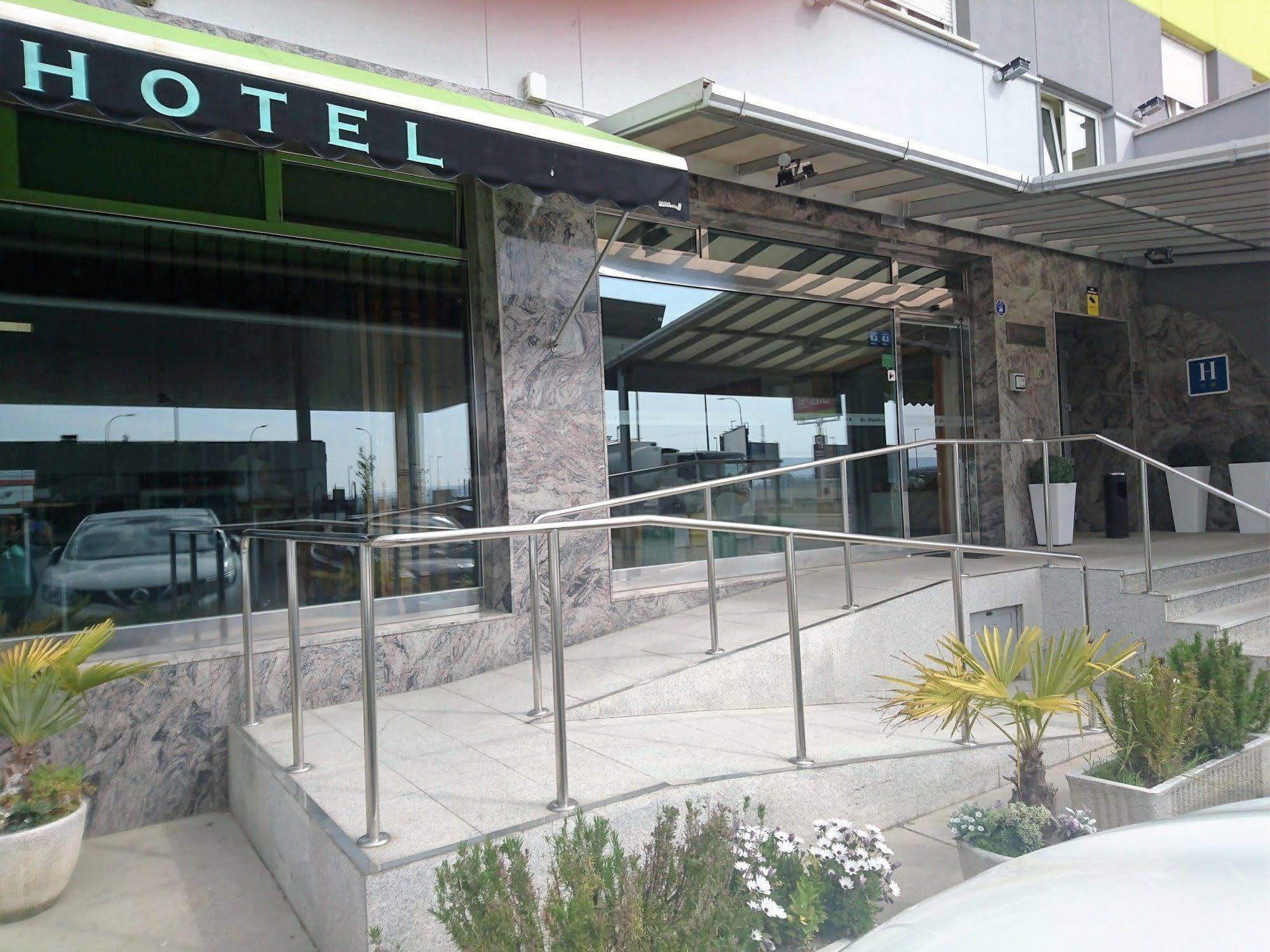 Ok Hotel La Basilica Вента-де-Баньос Экстерьер фото