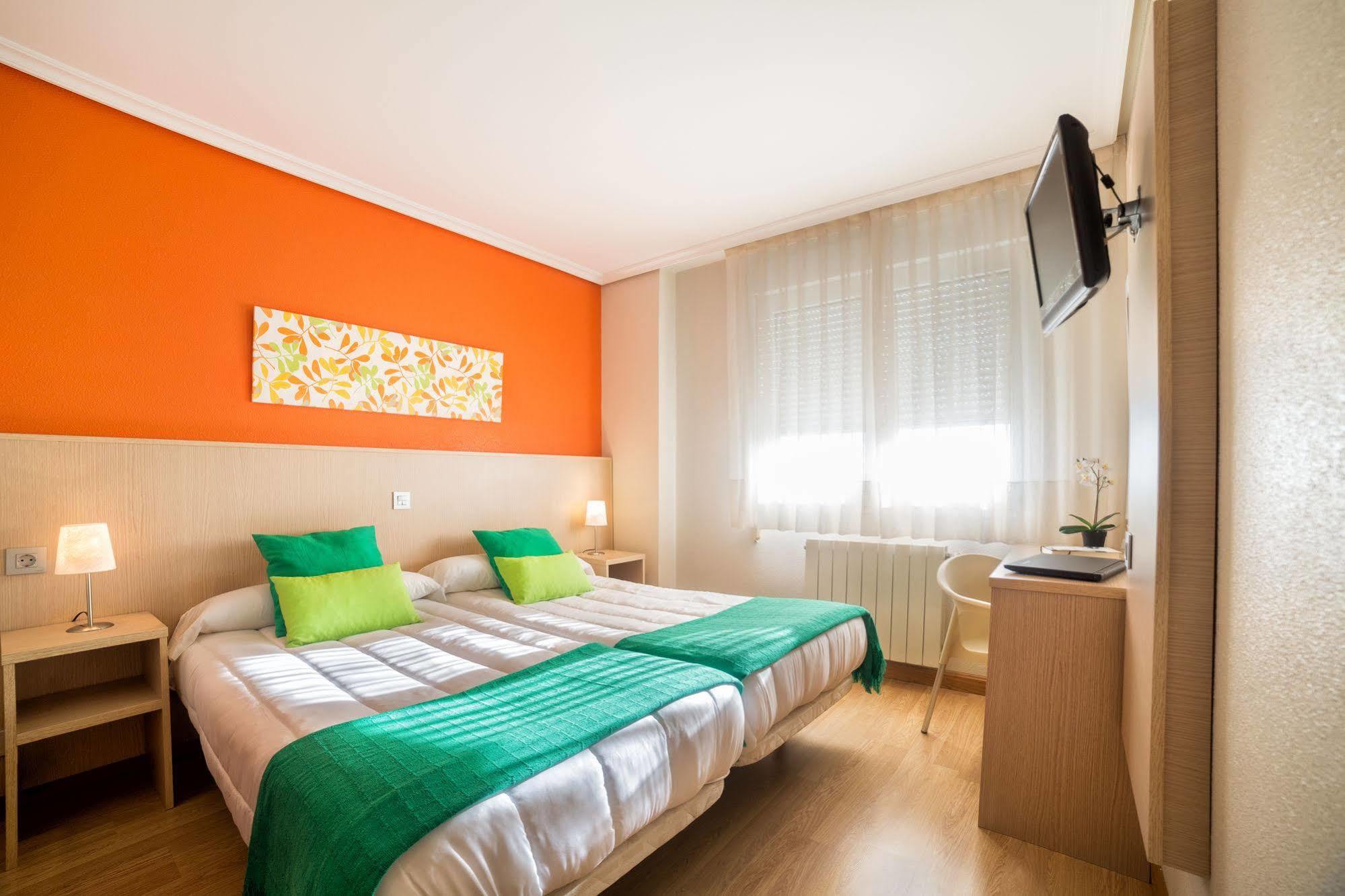Ok Hotel La Basilica Вента-де-Баньос Экстерьер фото