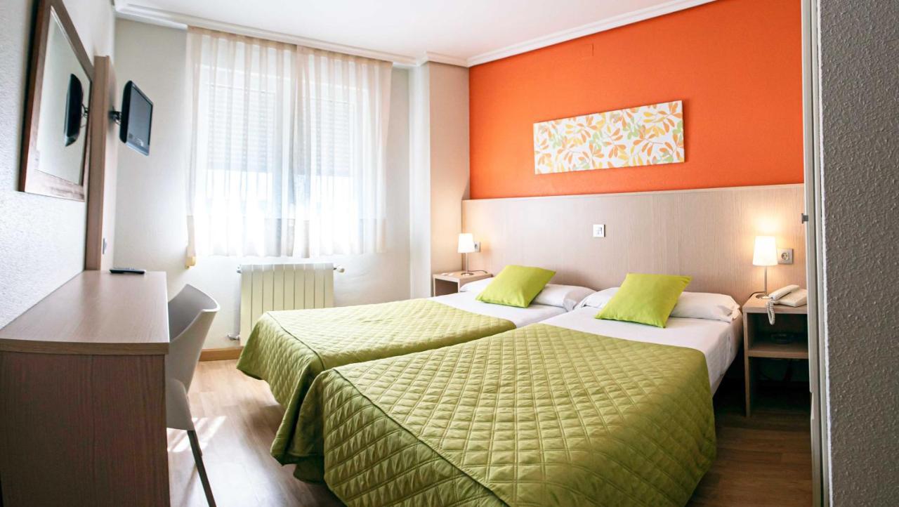 Ok Hotel La Basilica Вента-де-Баньос Экстерьер фото