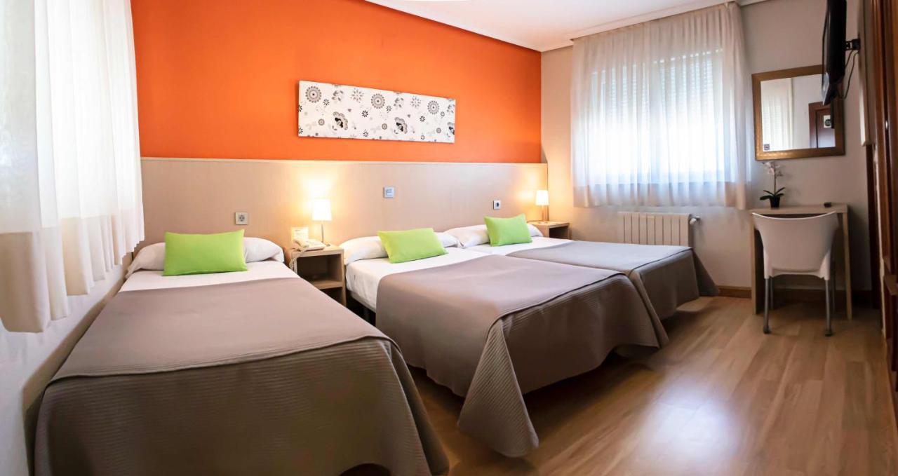 Ok Hotel La Basilica Вента-де-Баньос Экстерьер фото